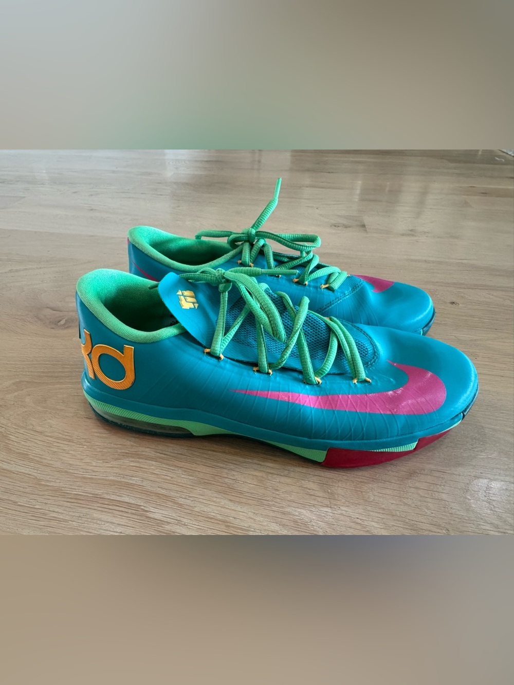 Nike KD 6 GS 'Hero Collection' sneakers size 6.5Y